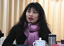 刘艳：批评何为，并批评的睿见“剜烂苹果•锐批评文丛”意在重构中国当代文学批评的精神和维度，出版社既有勇气又别具慧眼。[详细]