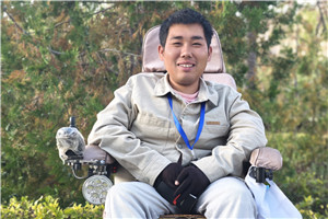 散文奖：《青白石阶》 作者： 柳客行（回族）         获奖感言在这里我首先要感谢骏马奖评委对我的鼓励和肯定。我觉得这份荣誉不仅仅属于我个人，更属于我的文学之路上给予我亲切关怀和无私帮助的人们。是这些温暖让我真诚地爱着这个世界，让我坚信文学的力量，以羸弱的身体守望文学理想。感谢在场的每一位领导和来宾，能够聆听一个无力举起话筒的作者……