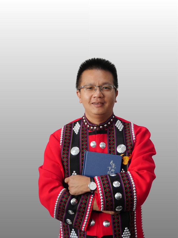 第十三届全国少数民族文学创作骏马奖散文奖获得者