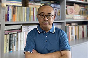 报告文学奖：《幸福的旋律——西藏脱贫交响曲》  作者：吉米平阶（藏族）         获奖感言时代的发展往往超越作家的经验和想象，在我还挖空心思用自己有限的能力想为所住村庄和遥远的乡亲做点什么的时候，波澜壮阔的脱贫攻坚开始了。西藏是全国集中连片贫困程度最深地区之一，也是脱贫攻坚难度最大，成效最显著的地方，我有幸作为参与者、亲历者和记录者，见证了全过程。