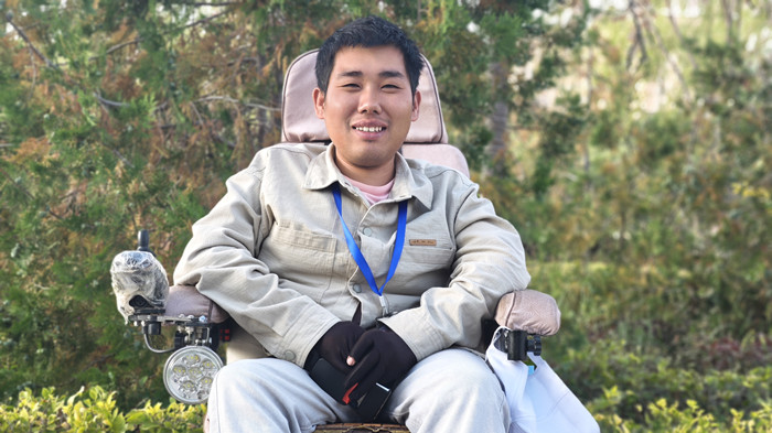 柳客行,本名马骏,回族,1995年生。固原市作家协会副秘书长。2023年入选固原市“最美文学人”。