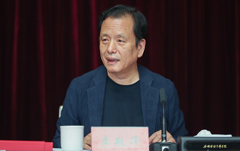 7月31日，评奖委员会主任李敬泽主持评奖委员会第五次全体会议