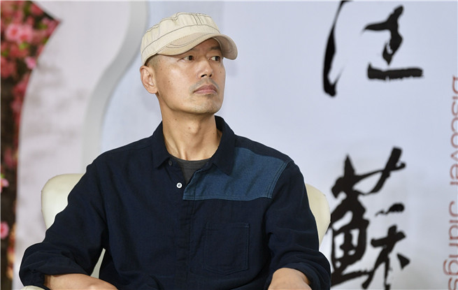 独家访谈 | 黄梵：短篇小说的快感本质是对多巴胺的利用