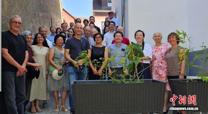 图为活动参与者大合影。Rico Kaufmann 摄