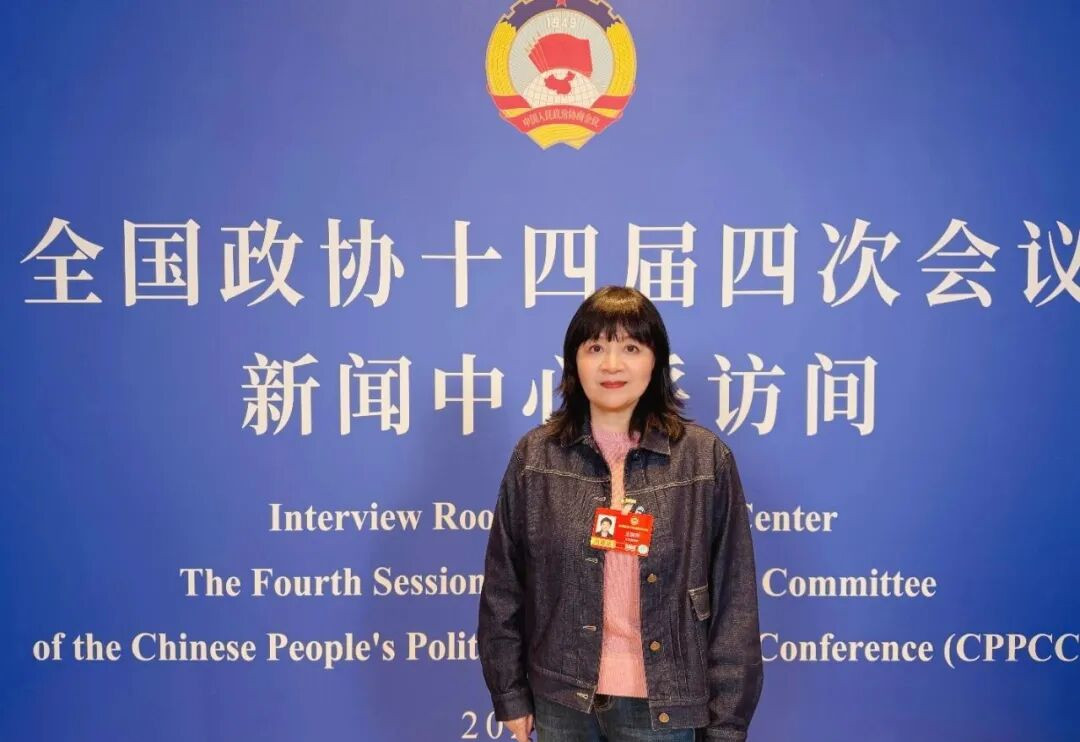 全国政协委员、中国视协副主席、编剧王丽萍 &nbsp;